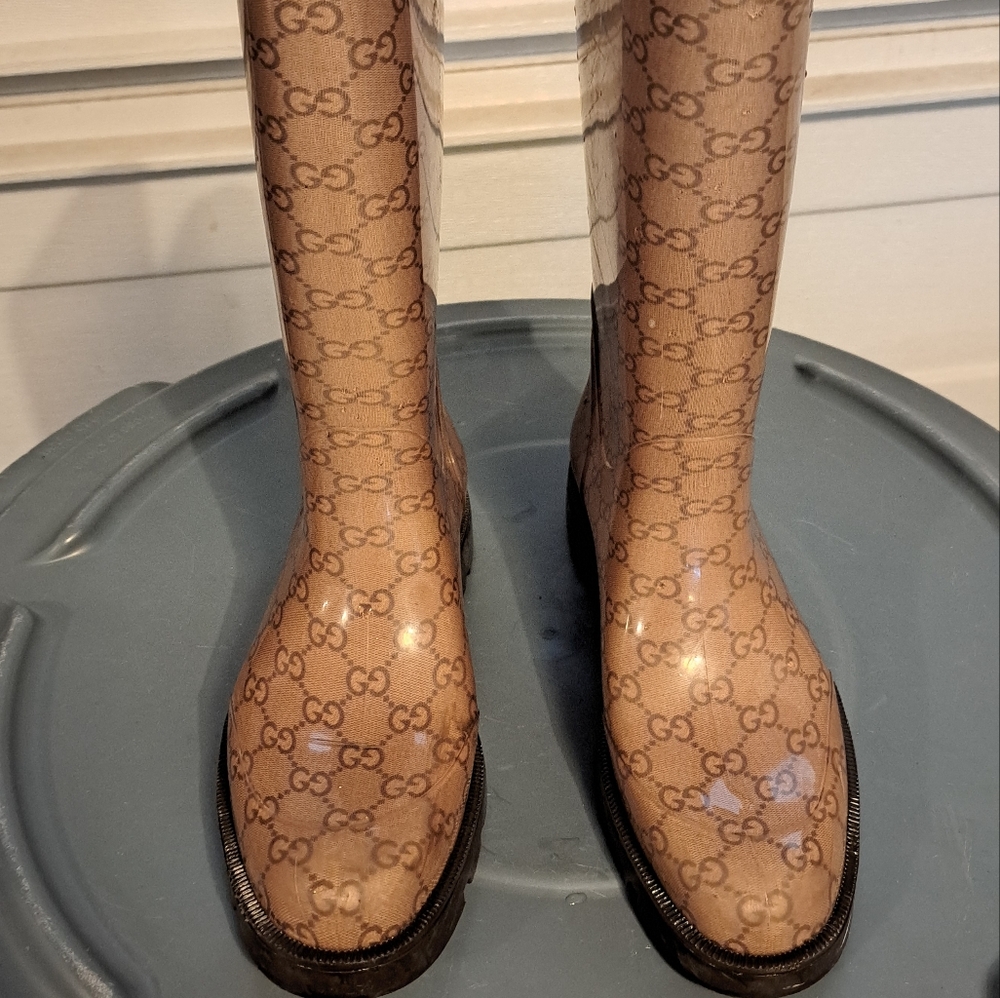 Authentic Gucci Rain boots sz 9.
